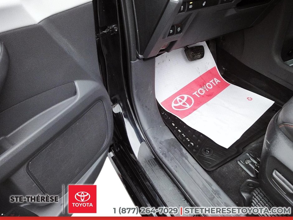 Toyota Sienna XSE AWD HYBRID 2022-15