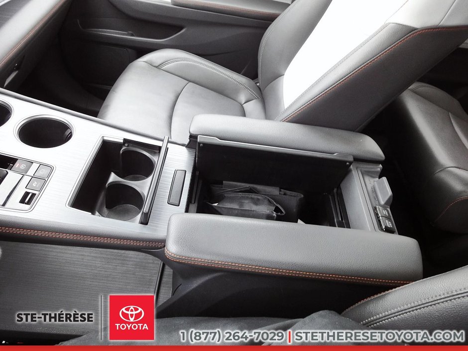 Toyota Sienna XSE AWD HYBRID 2022-29