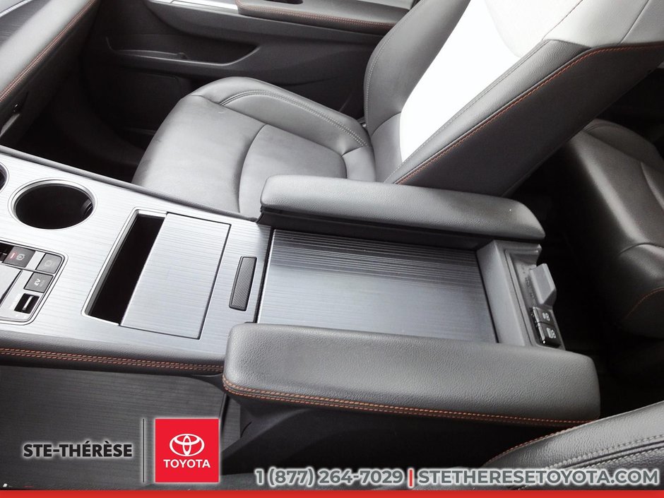 Toyota Sienna XSE AWD HYBRID 2022-28