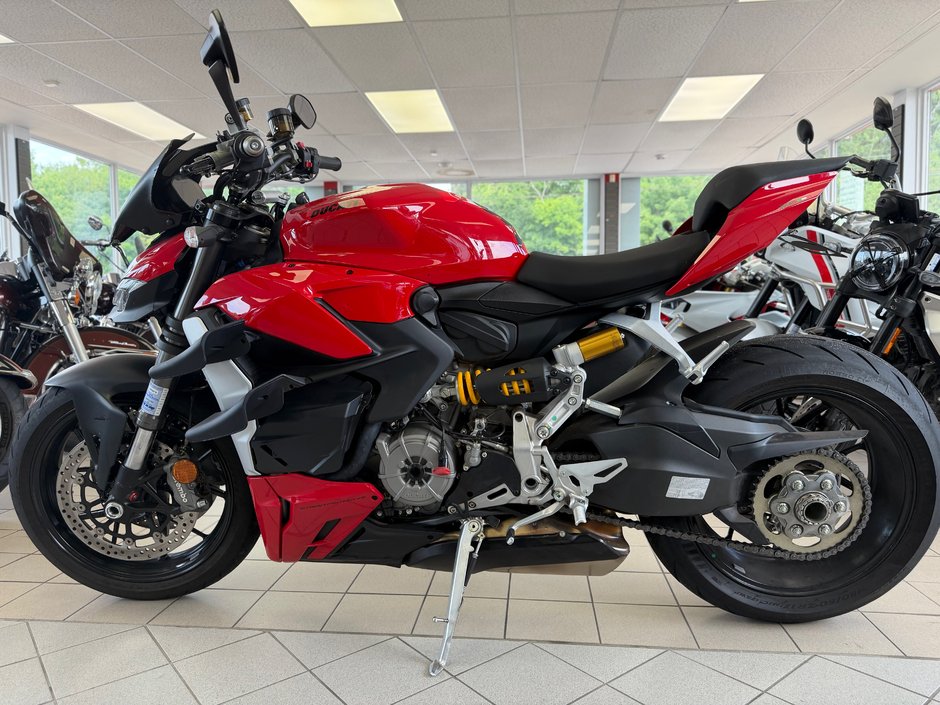 2024 Ducati Streetfighter V2