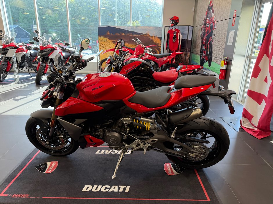 Ducati STREETFIGHTER V2 2025