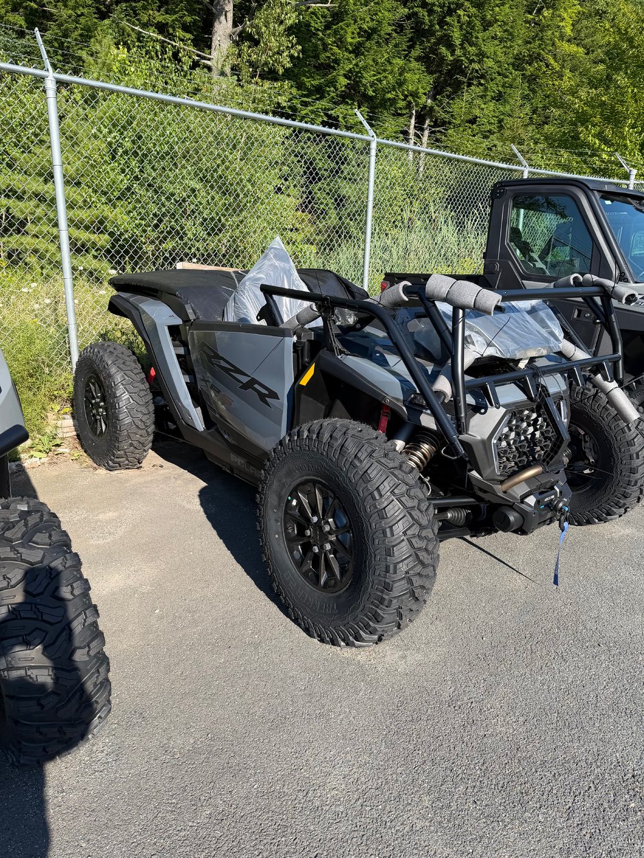 Polaris RZR XP S 1000 Ultimate-Stealth Gray 2026