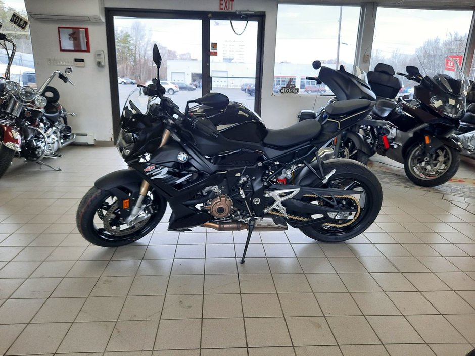 2024 BMW S 1000R S
