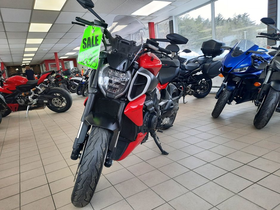 Ducati Diavel V4 2023