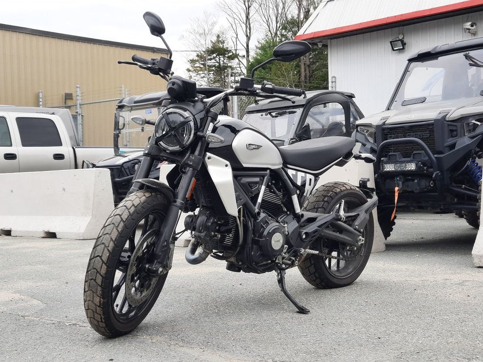 2023 Ducati Scrambler ICON 2G
