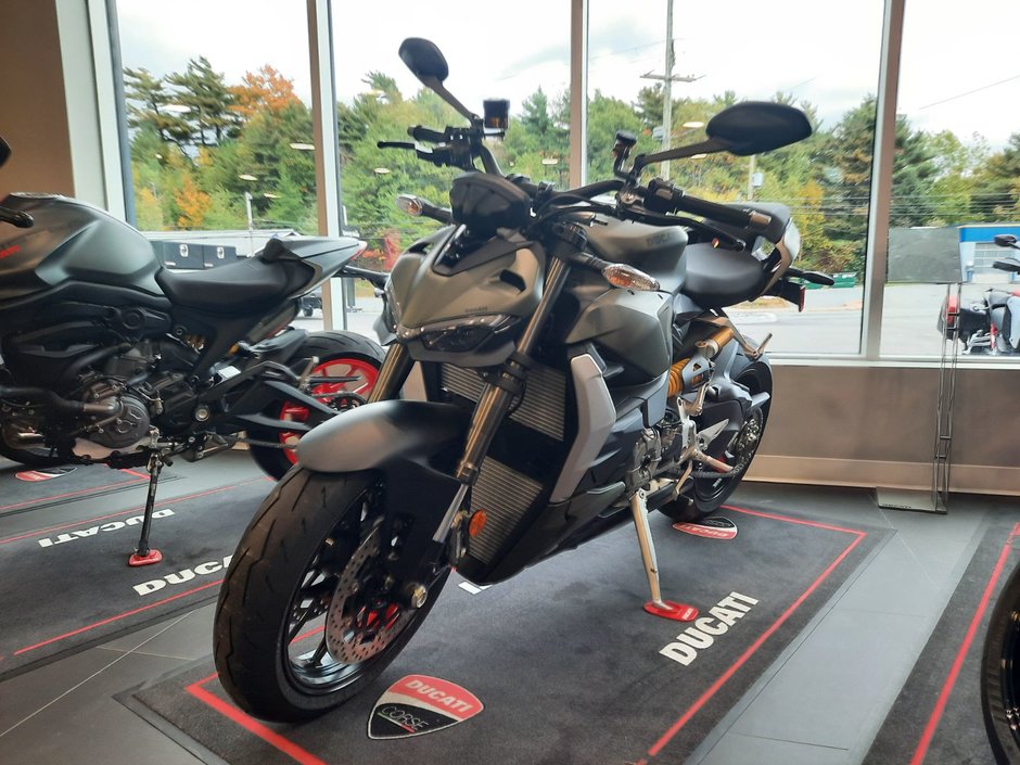 Ducati STREETFIGHTER V2 2024