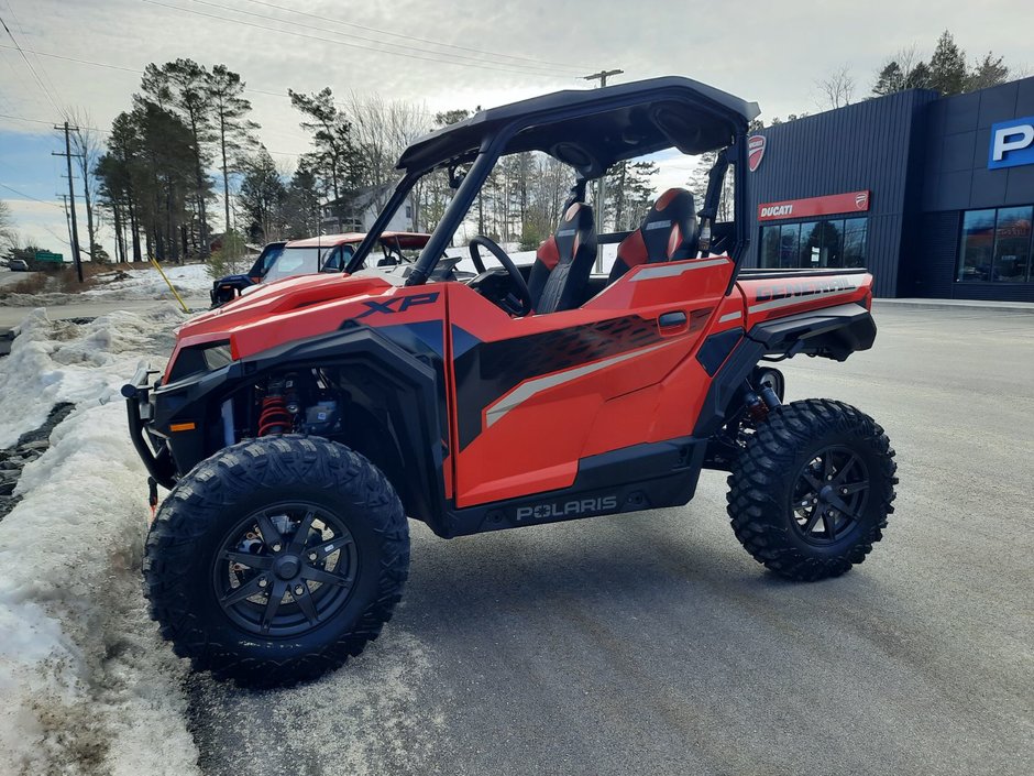 Polaris GÉNÉRAL XP ULTIMATE 2025