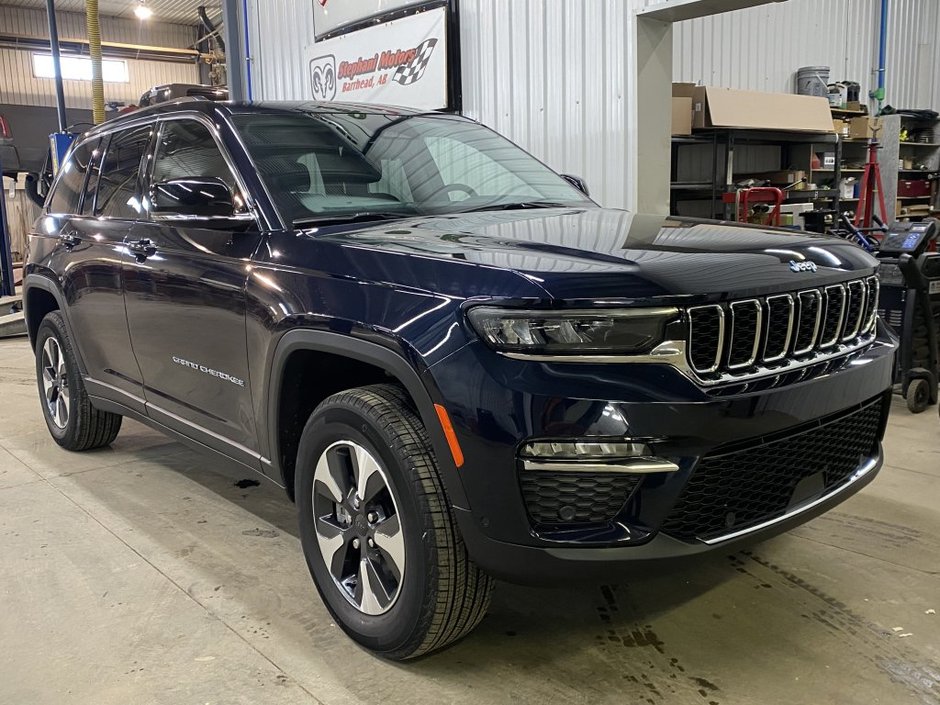 2023 Jeep Grand Cherokee 4xe BASE in Barrhead, Alberta