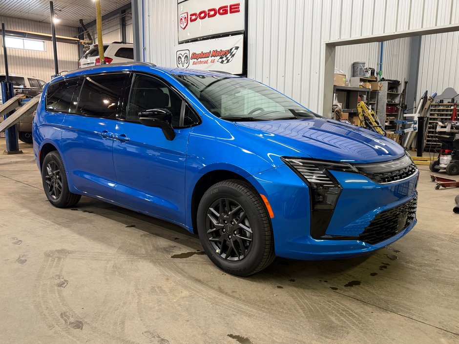 2027 Chrysler Pacifica SELECT AWD in Barrhead, Alberta