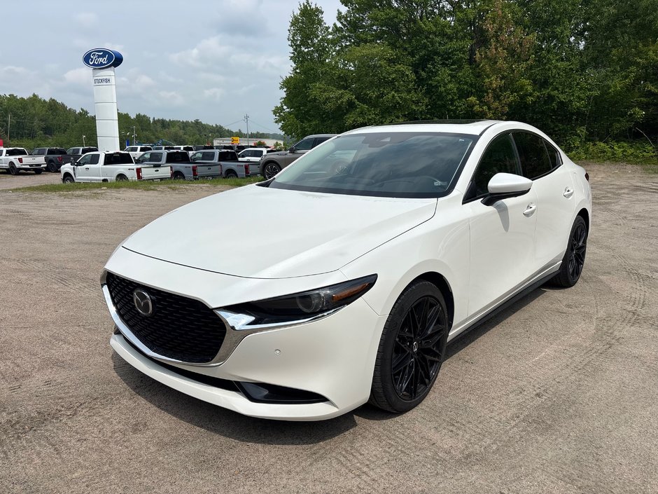 Mazda Mazda3 GT 2023 à North Bay, Ontario - w940px