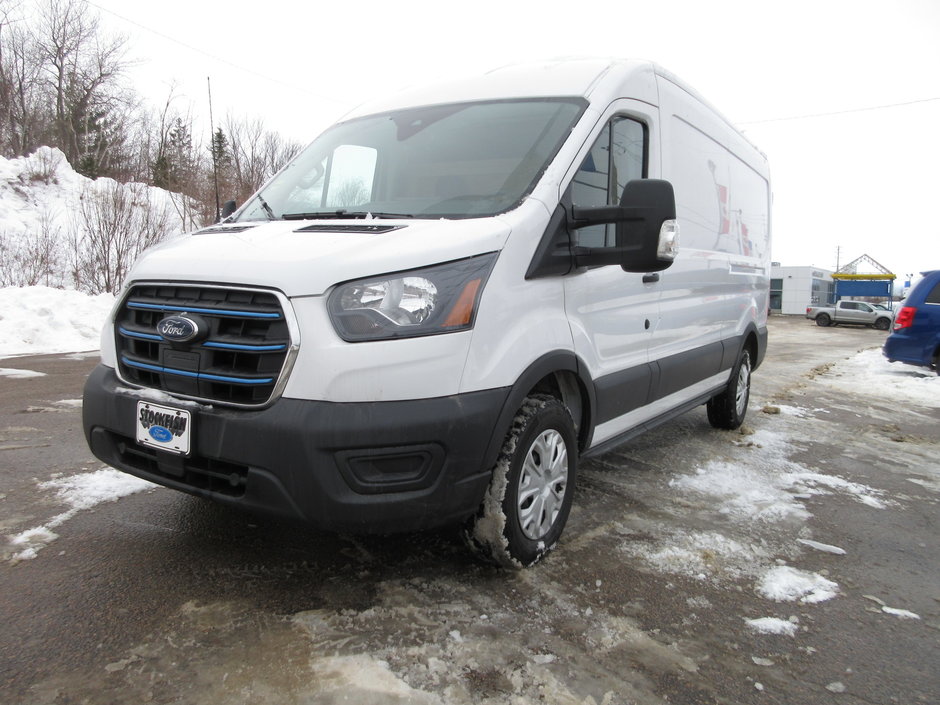 2022 Ford E-Transit Cargo Van Full Plug In Electric in North Bay, Ontario - w940px