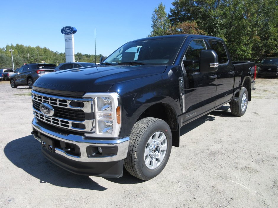 Ford Super Duty F-250 SRW XLT 2024 à North Bay, Ontario - w940px