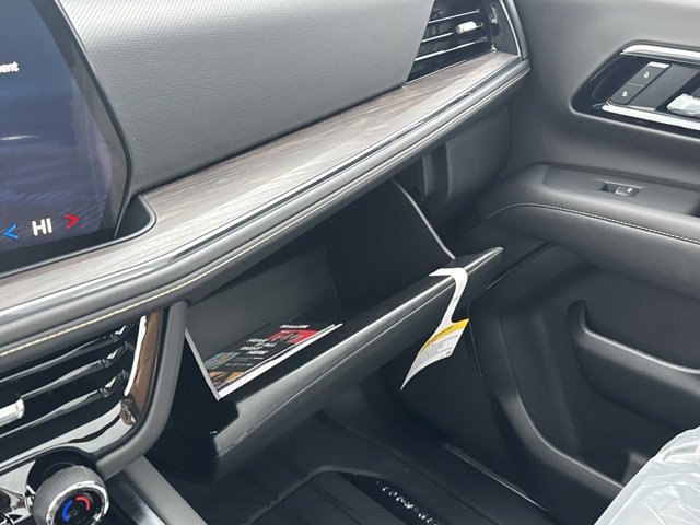 2025 Chevrolet Suburban Premier-28
