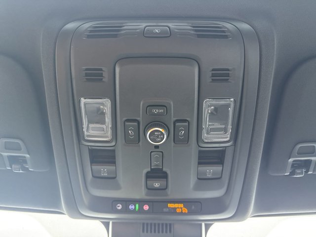 2025 Chevrolet Suburban Premier-29
