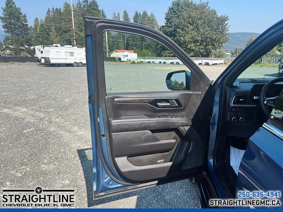 2025 Chevrolet Suburban LS-9