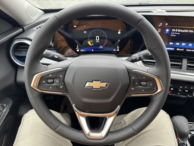 2025 Chevrolet Trax LT-13