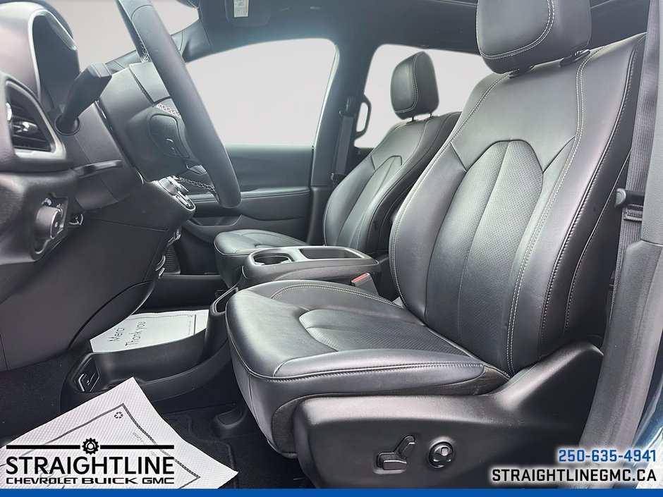 2025 Chrysler Pacifica Select-7
