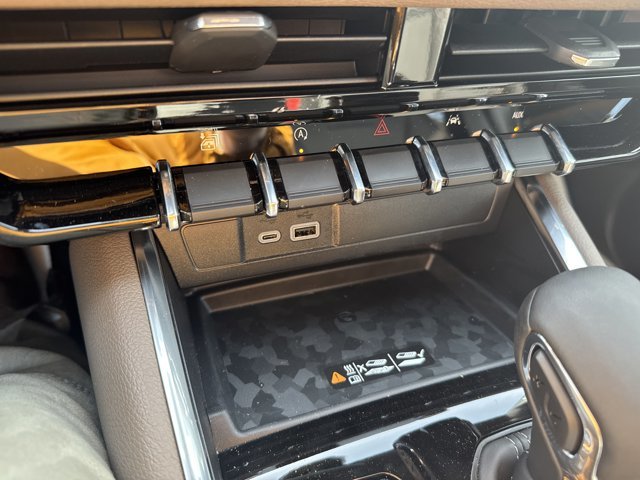2025 GMC Canyon DENALI-26