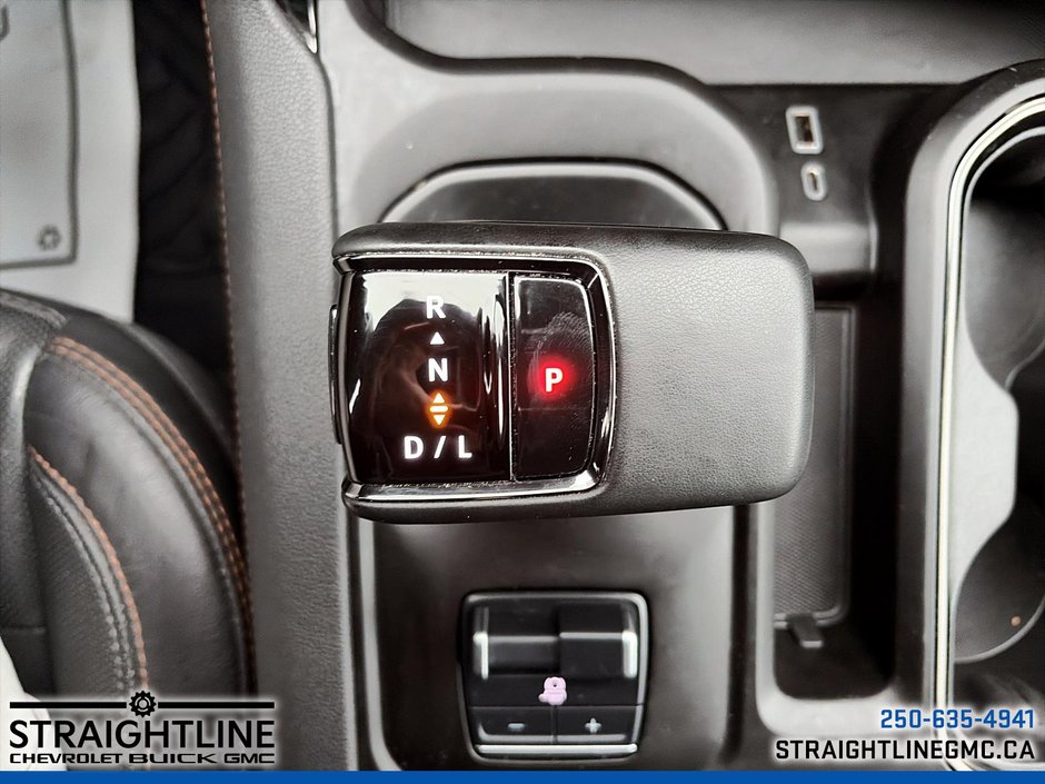 2023 GMC Sierra 1500 AT4-13