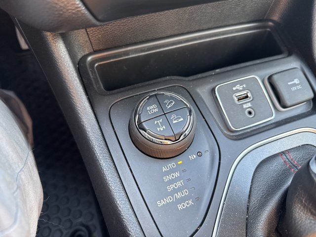 2019 Jeep Cherokee Trailhawk Elite-18