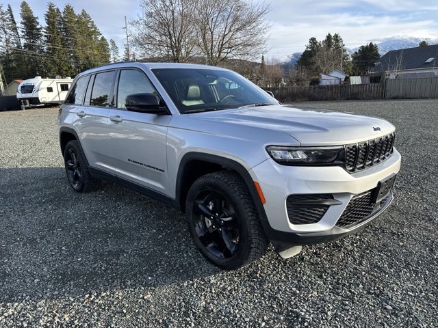 2024 Jeep Grand Cherokee Altitude-2