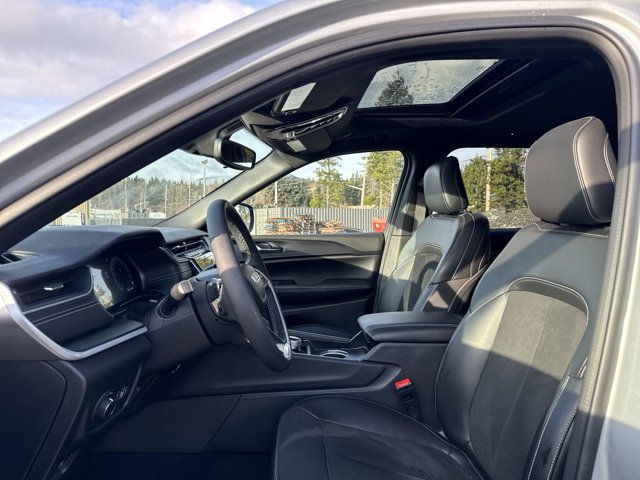 2024 Jeep Grand Cherokee Altitude-13