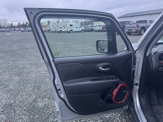 2021 Jeep Renegade Trailhawk-5