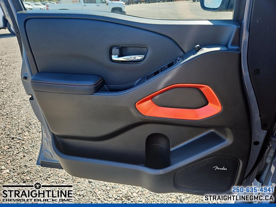 2023 Nissan Frontier PRO-4X-8