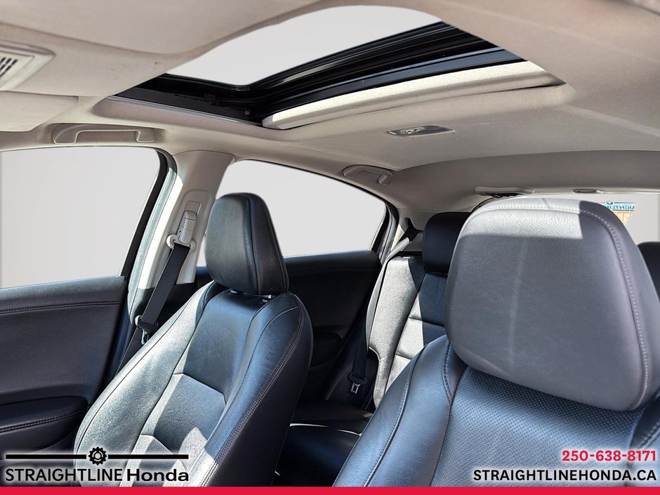 2022 Honda HR-V Touring-15