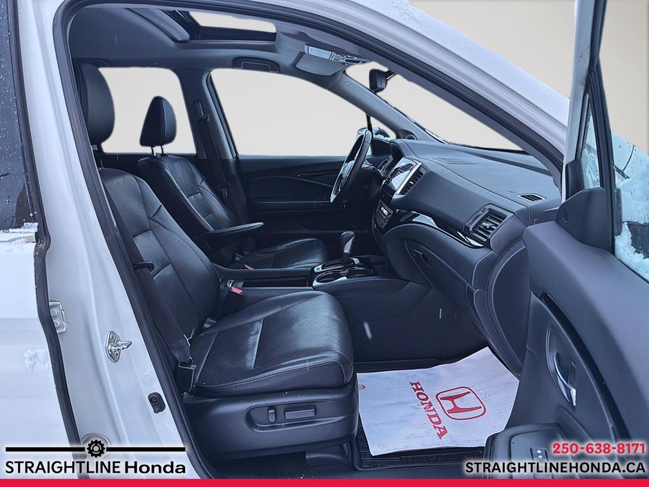 2017 Honda RIDGELINE Touring-21