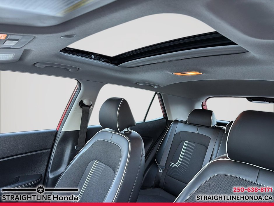 2020 Hyundai Venue Ultimate w/Black Interior-15