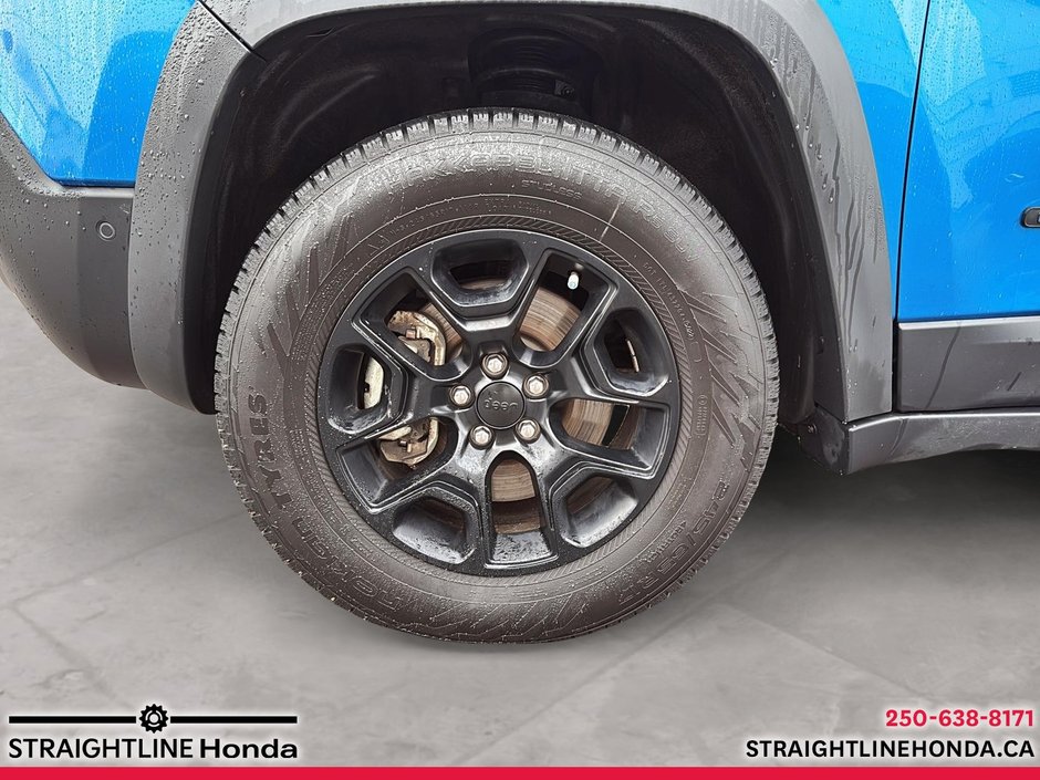 2023 Jeep CHEROKEE Trailhawk-6