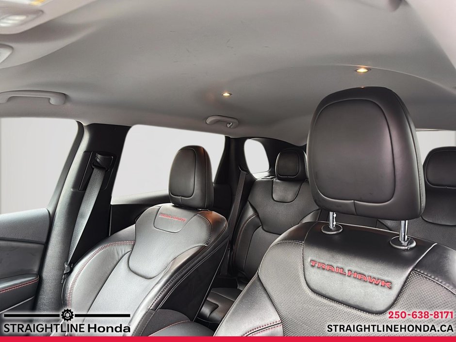 2023 Jeep CHEROKEE Trailhawk-13