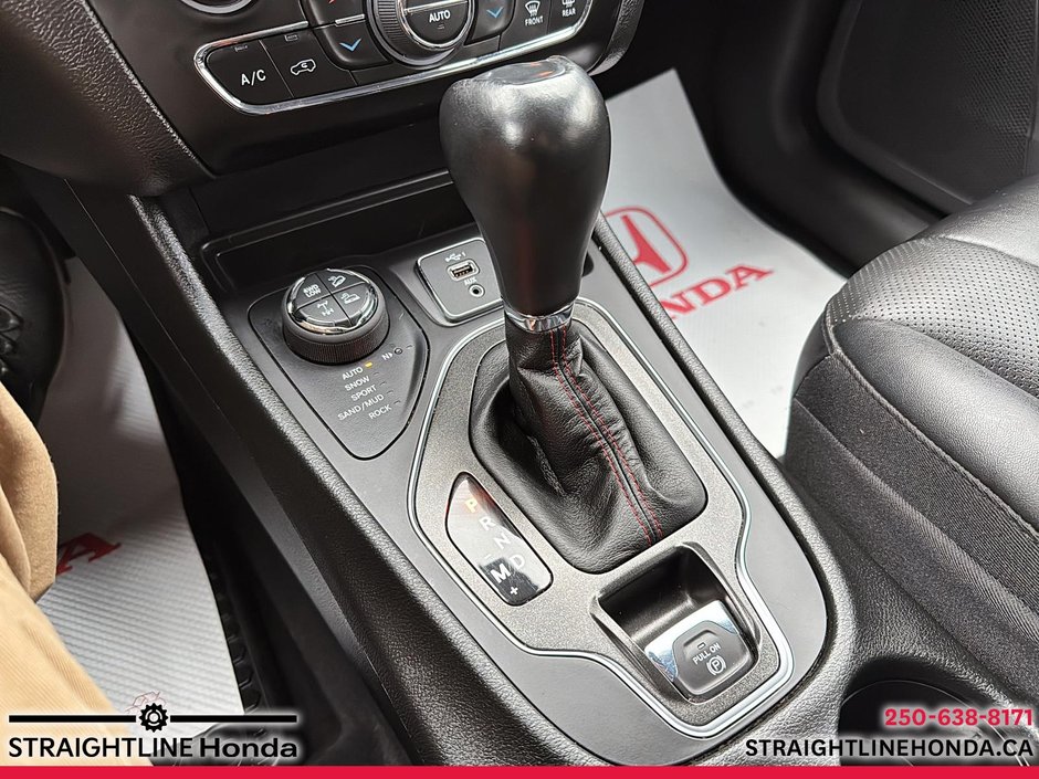 2023 Jeep CHEROKEE Trailhawk-11