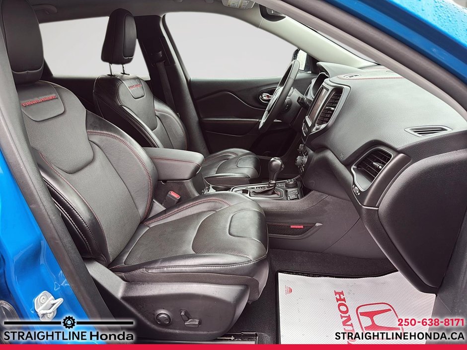 2023 Jeep CHEROKEE Trailhawk-18