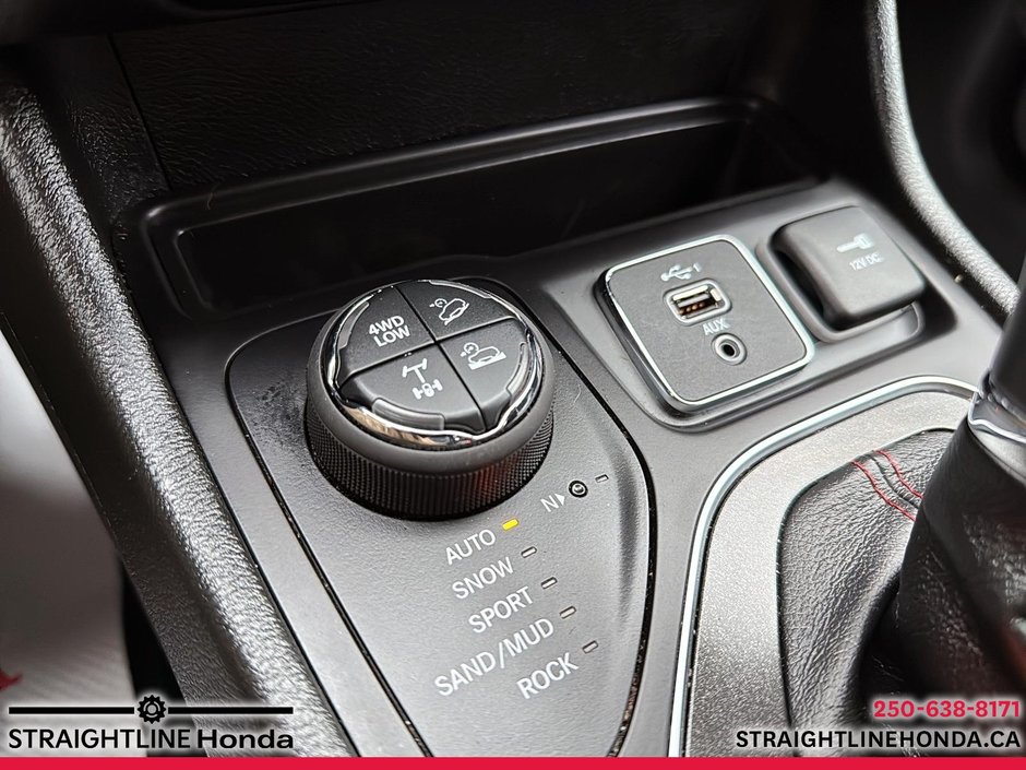 2023 Jeep CHEROKEE Trailhawk-15