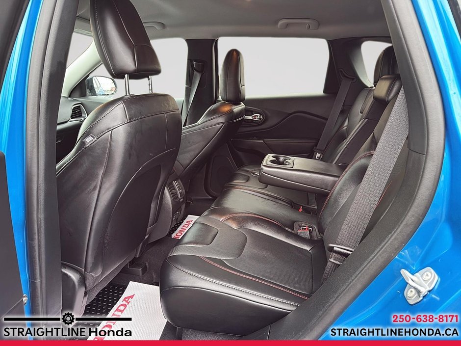 2023 Jeep CHEROKEE Trailhawk-16