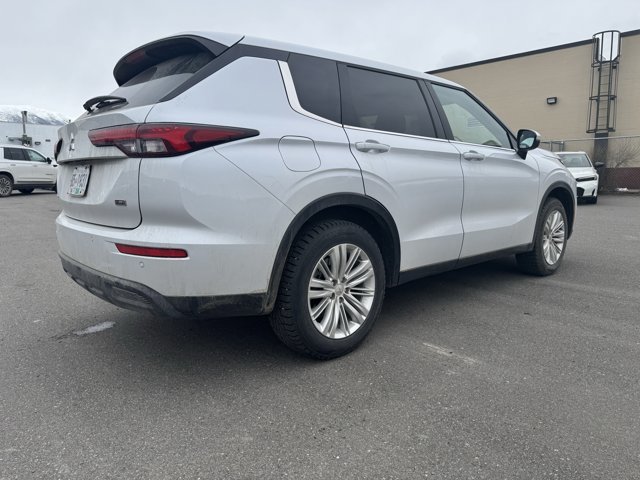 2024 Mitsubishi Outlander ES-4