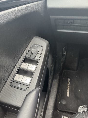 2024 Mitsubishi Outlander ES-11