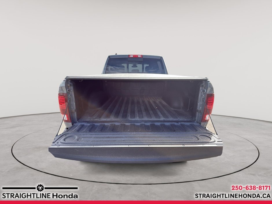 2022 Ram 1500 Classic Warlock-18