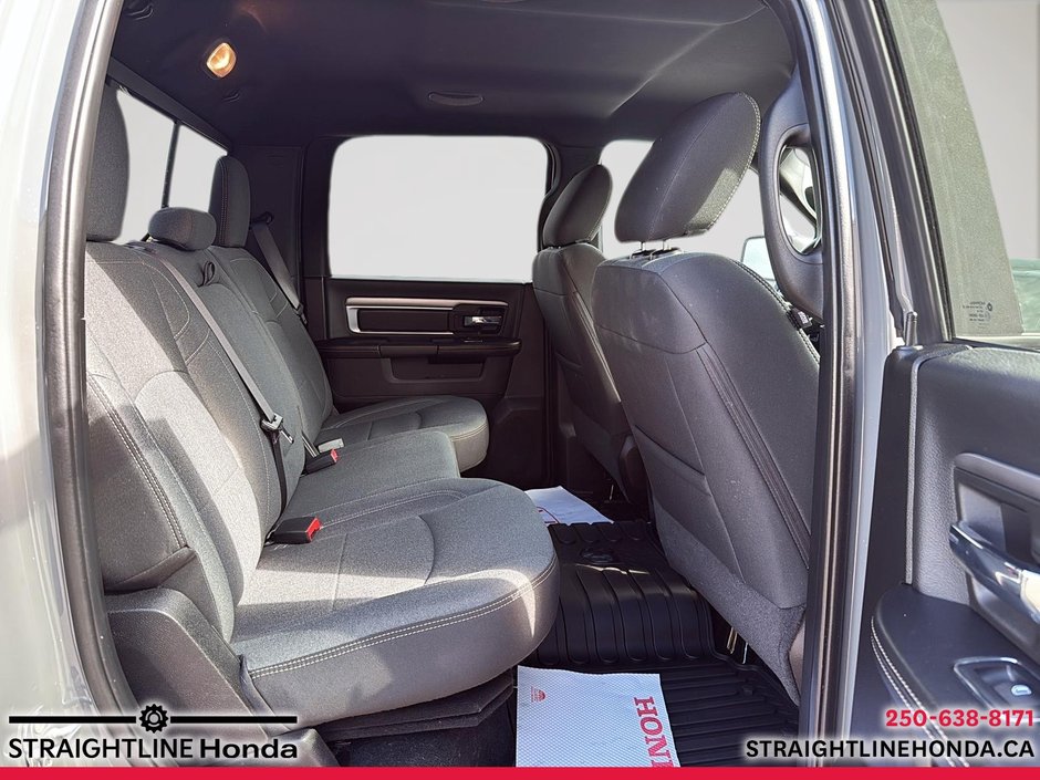 2022 Ram 1500 Classic Warlock-19
