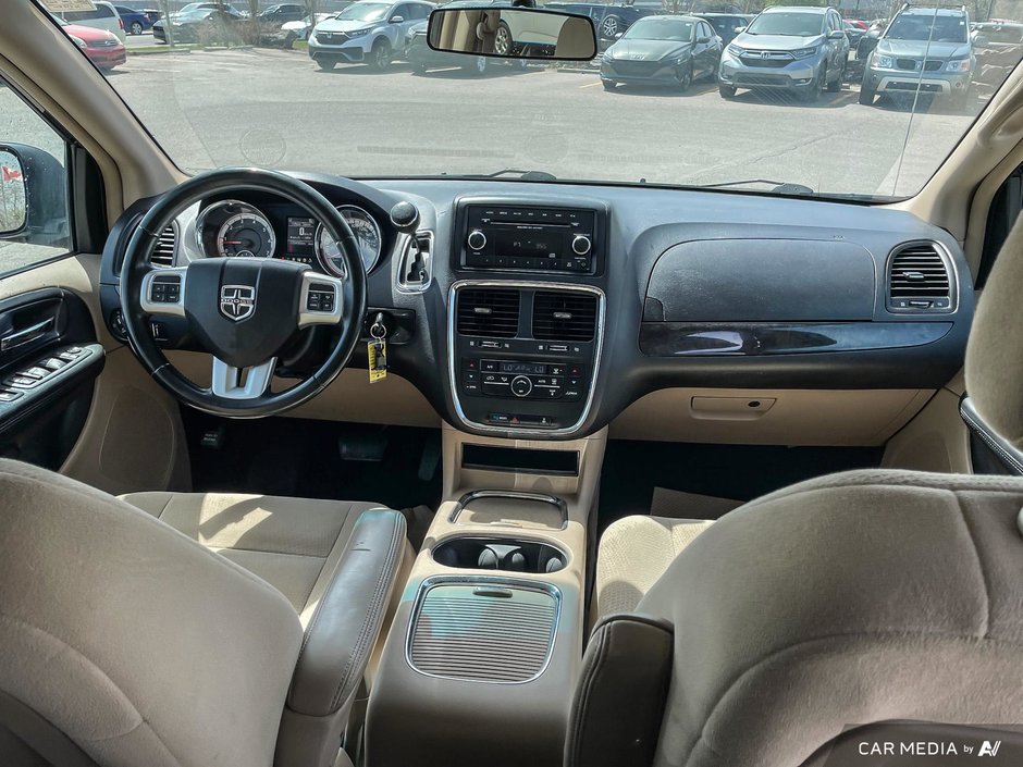 2016 Dodge Grand Caravan CREW-12