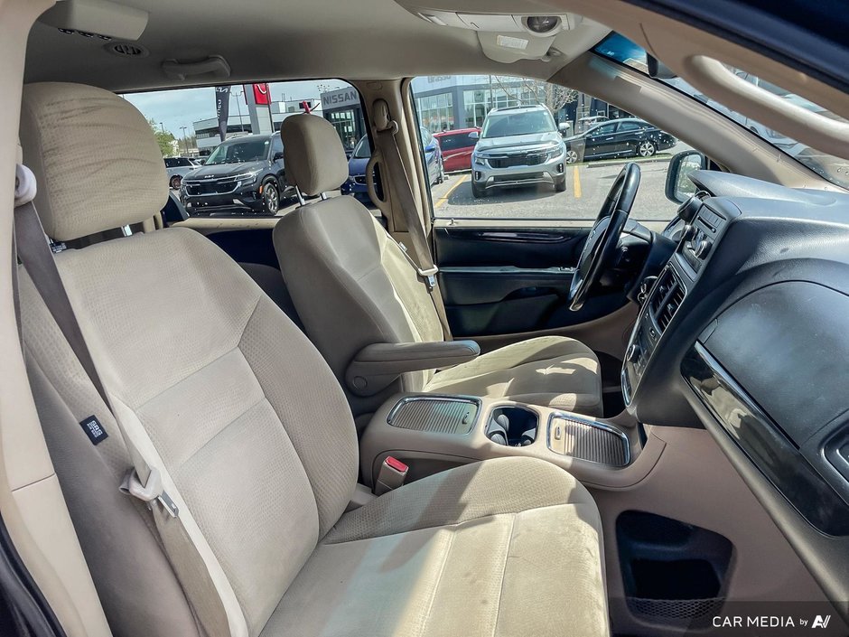 2016 Dodge Grand Caravan CREW-10
