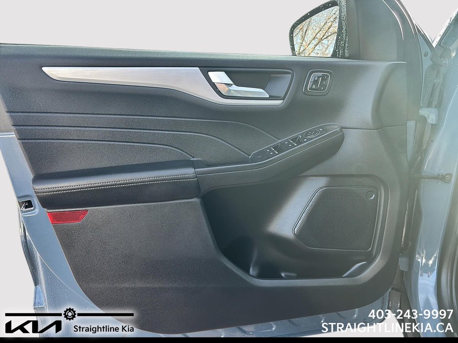 2025 Ford Escape PLATINUM-11