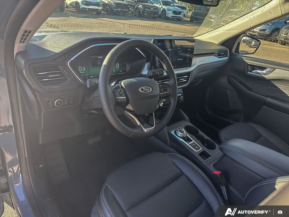 2025 Ford Escape PLATINUM-10