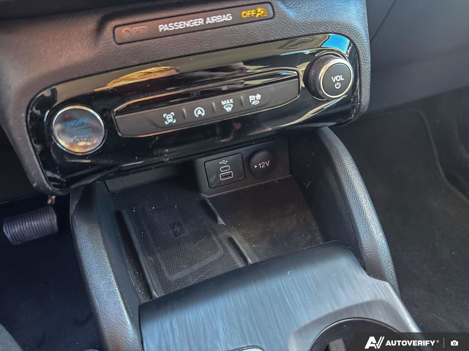 2025 Ford Escape PLATINUM-17