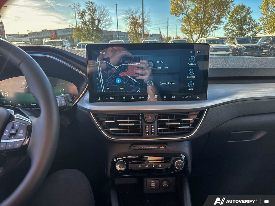 2025 Ford Escape PLATINUM-18