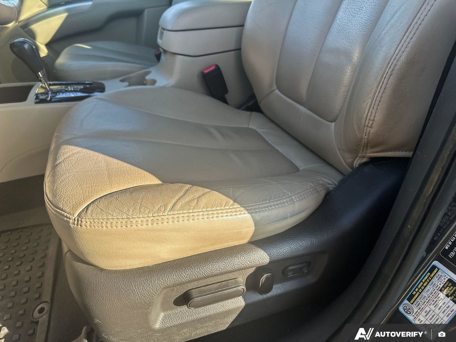 2011 Hyundai Santa Fe LIMITED-21