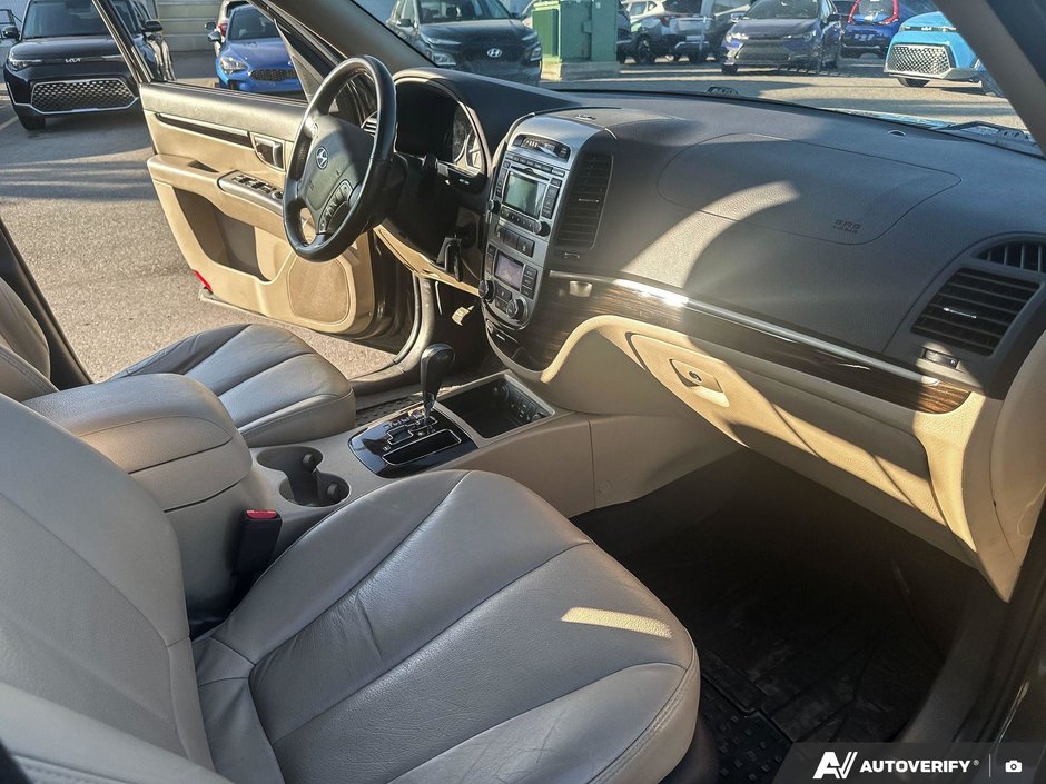 2011 Hyundai Santa Fe LIMITED-19