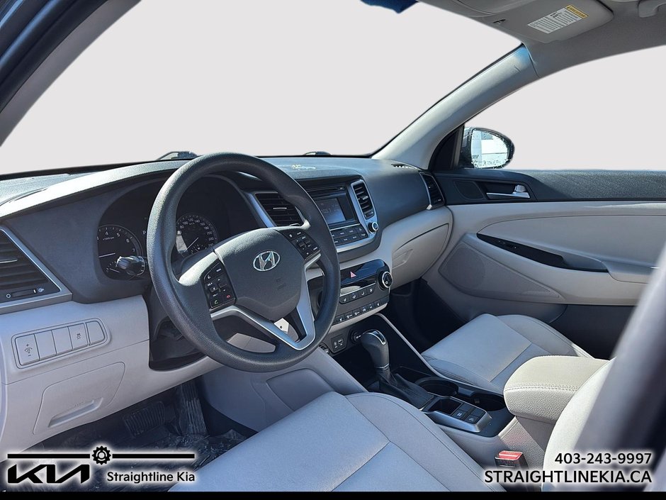 2017 Hyundai TUCSON Base-9